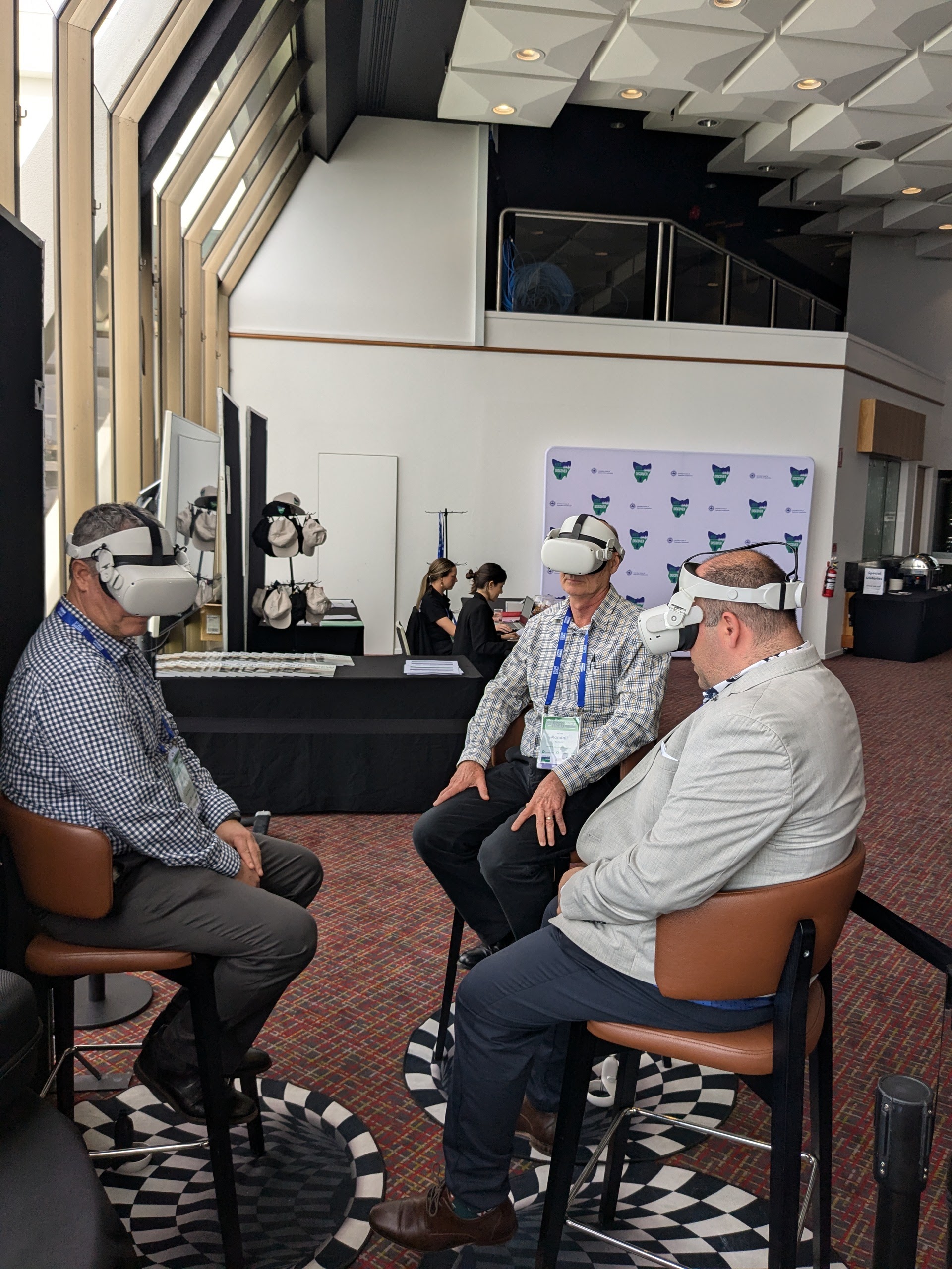 pxl 20241017 040445086 (1)